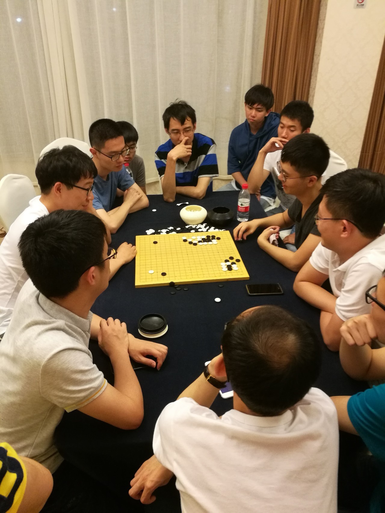 斯诺克联赛掀起高潮，洞庭旋风队强势横扫海滨麒麟队，老将里程碑之夜——定海神针仍在